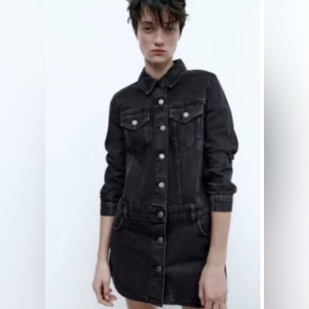 Zara women’s button down blackwash long sleeve denim mini dress